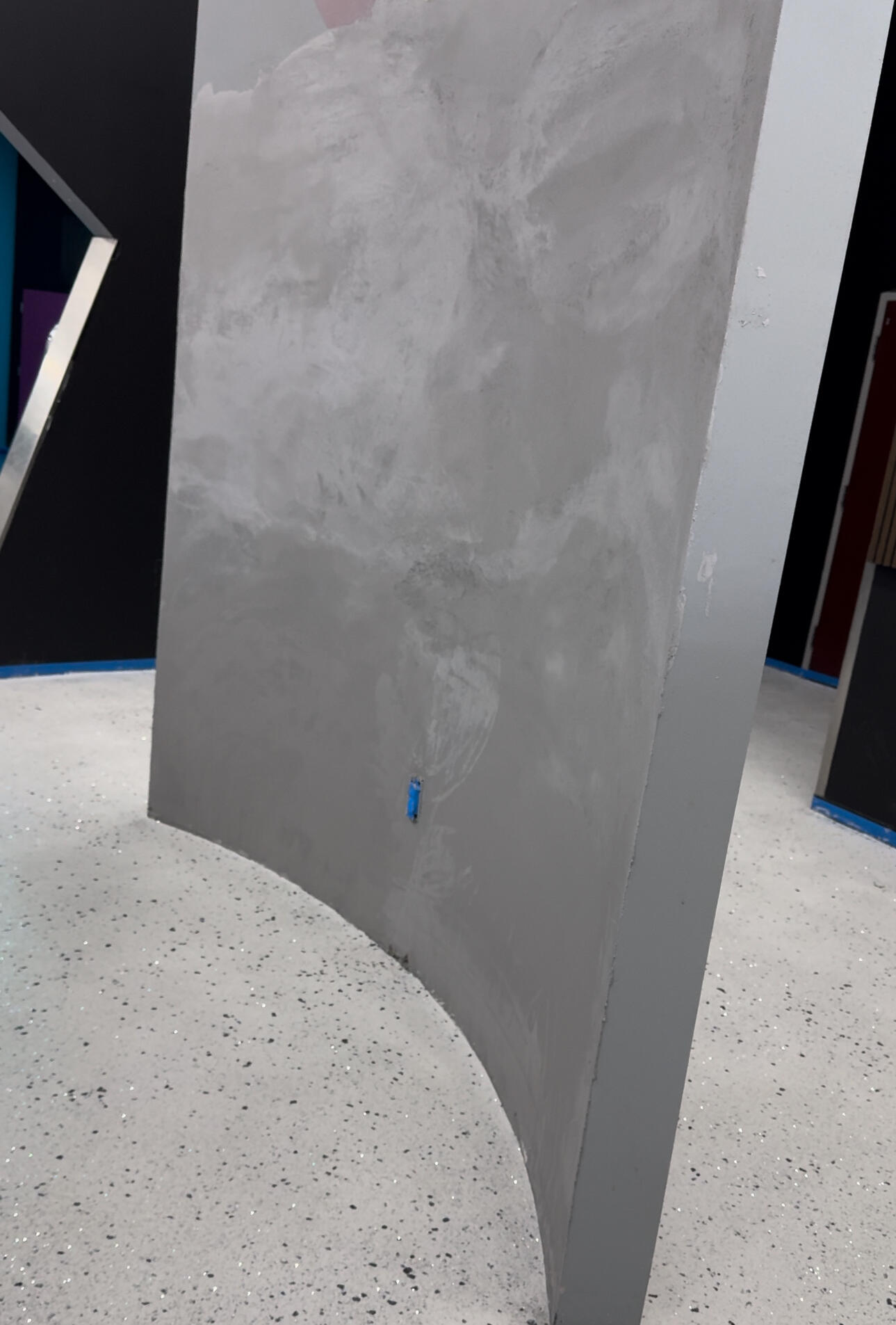 Micro cement-wall